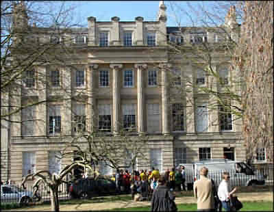 http://www.cotswolds.info/images/Bath/museums/Bath_Royal_Literary_&_Scientific_Institution_museum.jpg