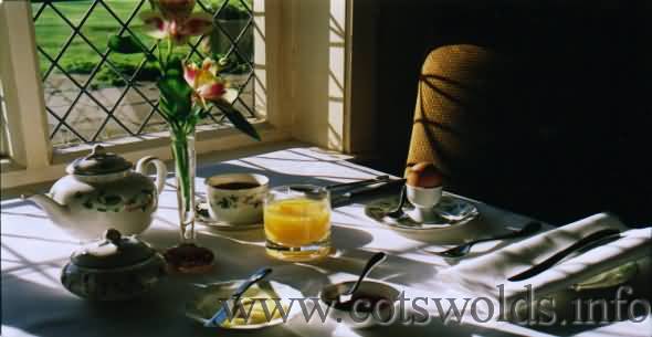 Wonderful Cotswold cottage breakfast