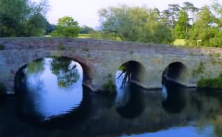 Old Monastic Bridge over River Avon at Pershore
