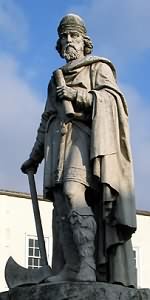 King Alfred (born in Wantage in 849AD a time when Wantage was an important Saxon centre).