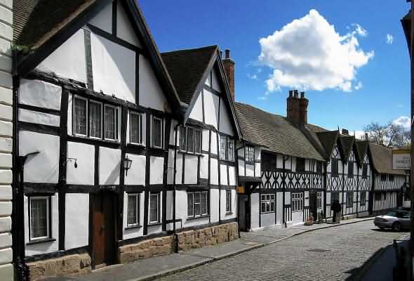 Tudor houses on Mill Street
